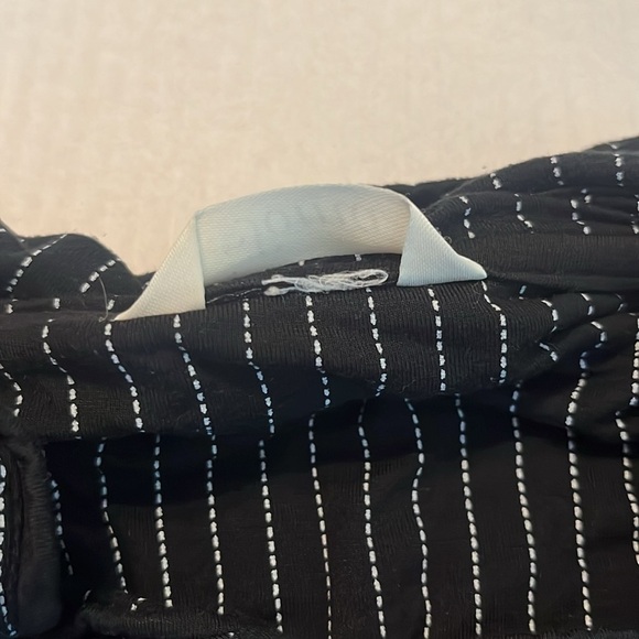 Soma Signature Lace Long Sleeve Notch Collar/Lace Crop Pajama Set Size XS/S - Picture 8 of 14